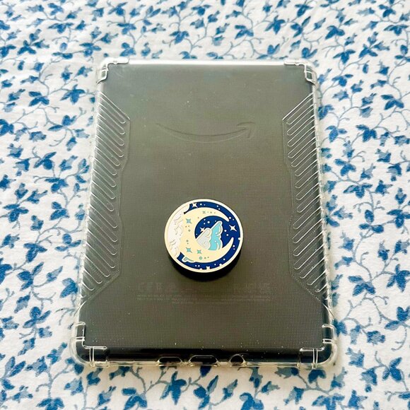 Kindle Paperwhite 11th Gen + Sleeve, Cases & Popsocket Bundle - Picture 2 of 5